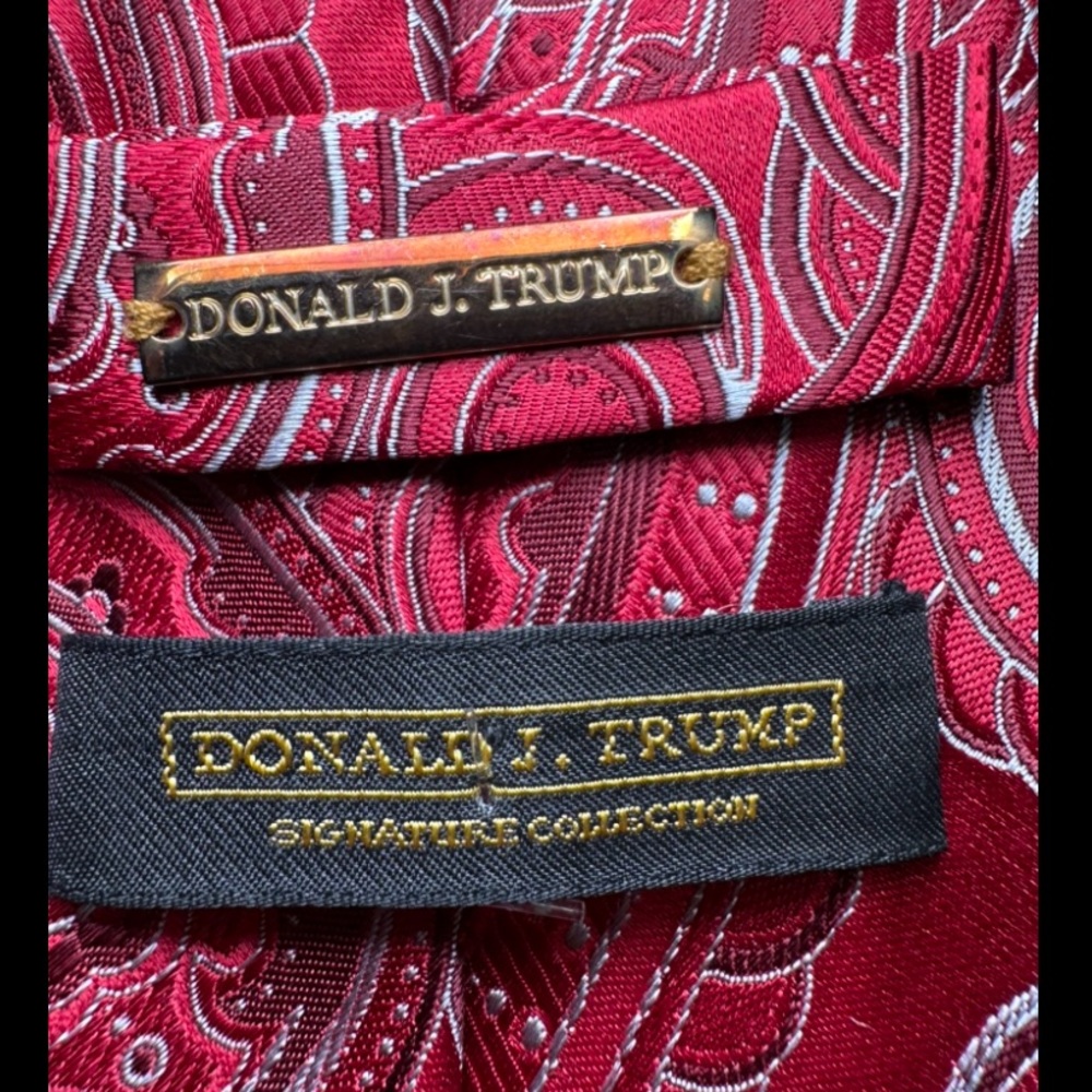DONALD J. TRUMP~ SIGNATURE COLLECTION